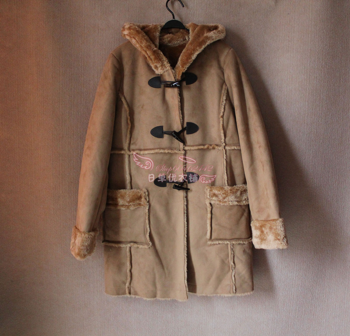 Suede fabric thick horn button hooded wadded jacket