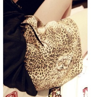 Summer 2012 all-match classic leopard print women's shorts