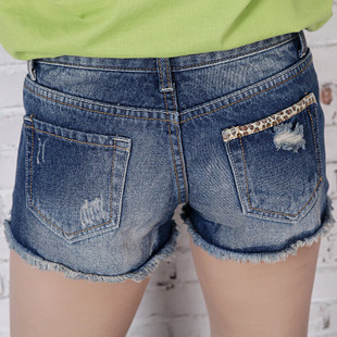 Summer leopard print hole denim shorts