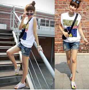 Summer new fantasy snow frayed wear white flange Korean version of the new denim shorts shorts