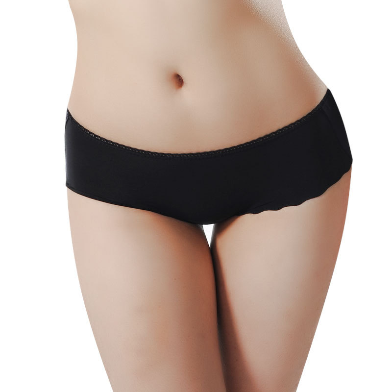 Super smooth and no trace of a solid color repairing the Triangle Seamless ladies' panties underwear