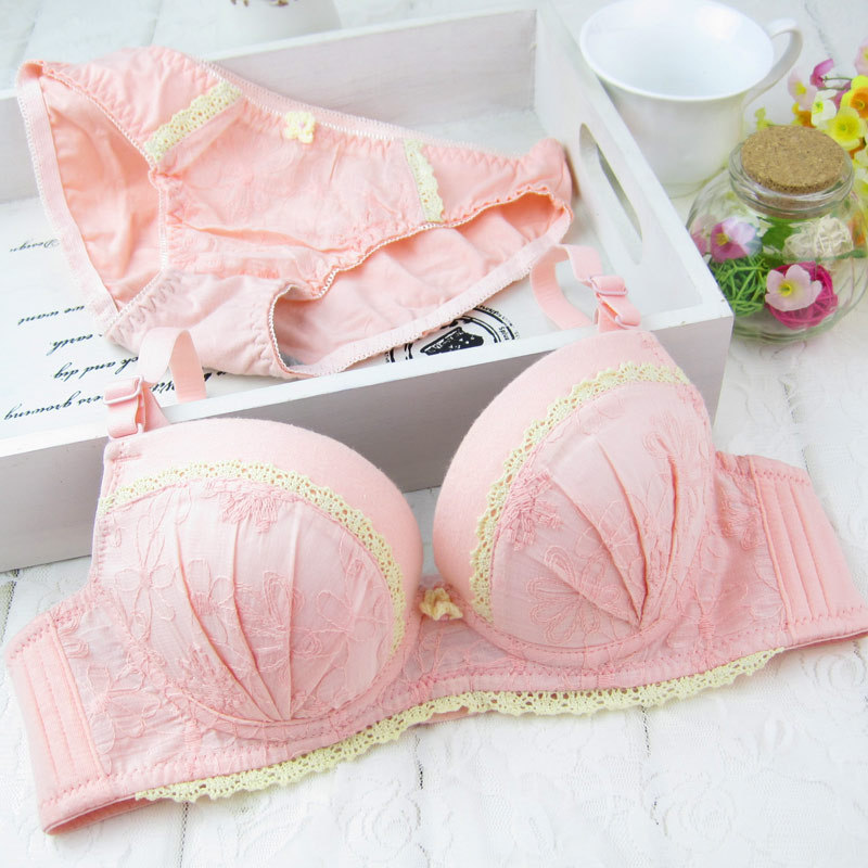 Sweet soft cotton comfortable 3 breasted side gathering push up embroidered bra underwear set