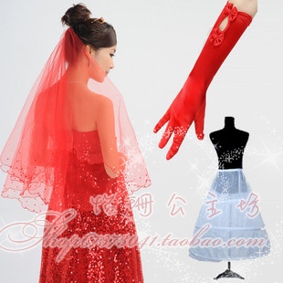 The bride    after the triangle set veil gloves pannier red