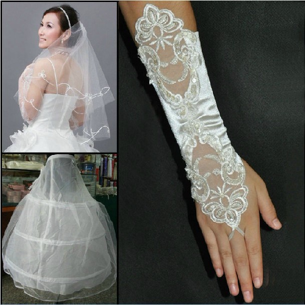 The bride set piece veil gloves pannier set