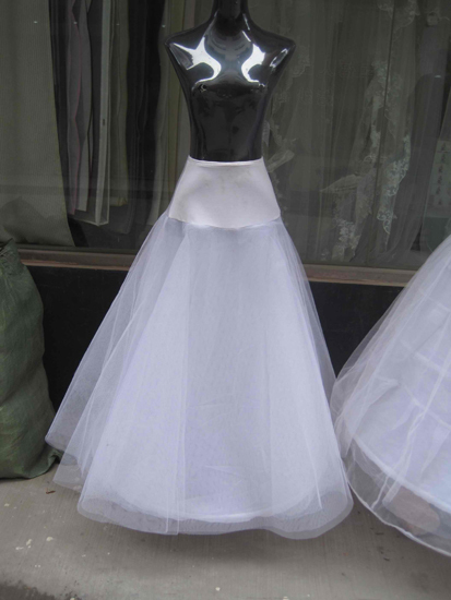 The bride skirt ring skirt wedding accessories