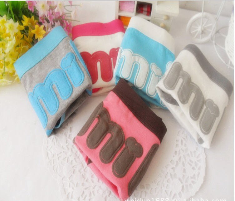 The cartoon cute underwear cotton cotton smile Ms. underwear letter printed underwear