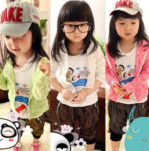 The new 2013 baby girls prevent bask in unlined upper garment of cotton clothing children's normal coat