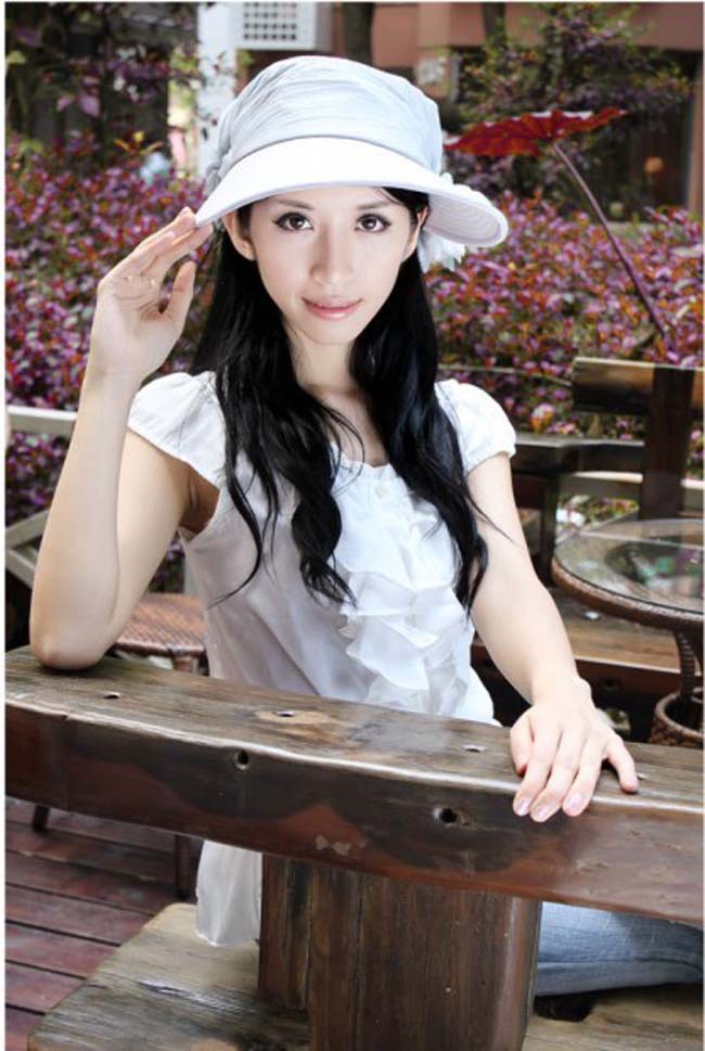 The spring and summer sun visor volume lady big flowers wind-proof cap along empty top hat sun hat