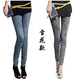Tight Woman Lady Leggings trousers Sexy Snowflake Print Style Free Shipping 3011