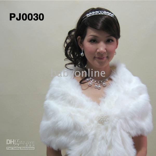 Top rated products Sleeveless white Faux Fur Bridal Wedding Jackets/ Wrap