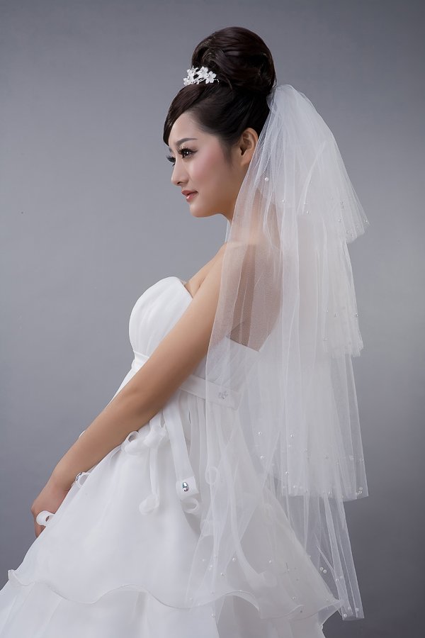 Top Sale Newly Designed Beaded Edge Beads Embellished Bridal Veils Pure