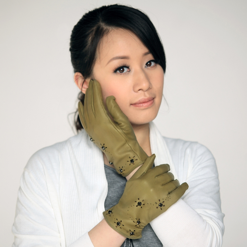 Ukyo women's quality sheepskin genuine leather gloves thermal crystal beading cutout pattern gentlewomen autumn and winter