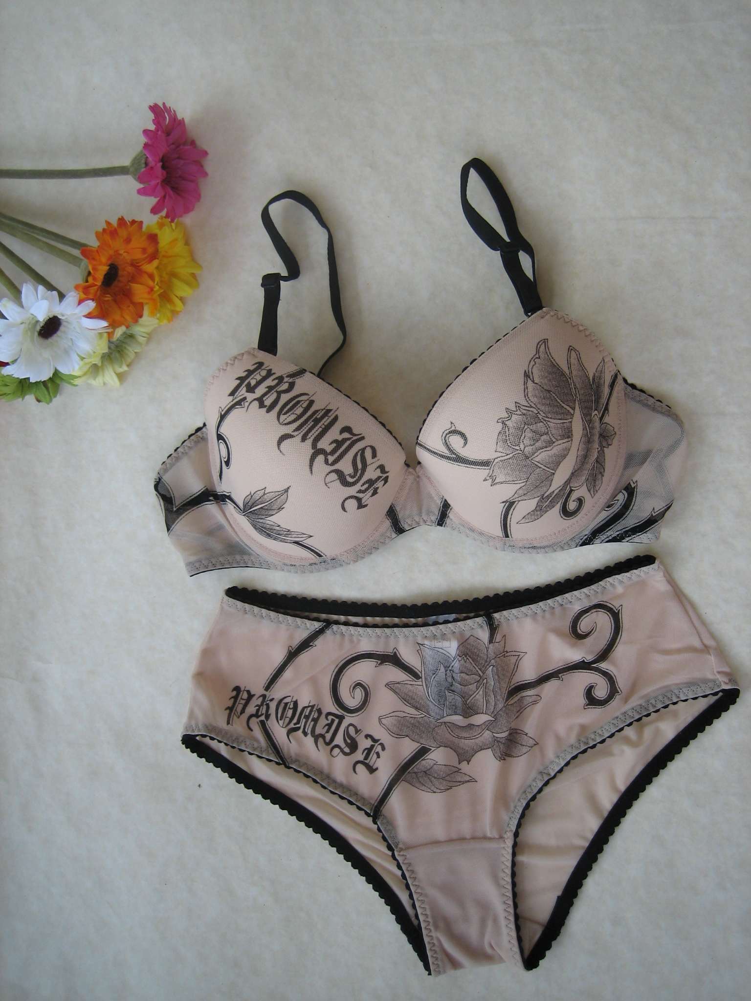 Underwear set incarcerators skin color