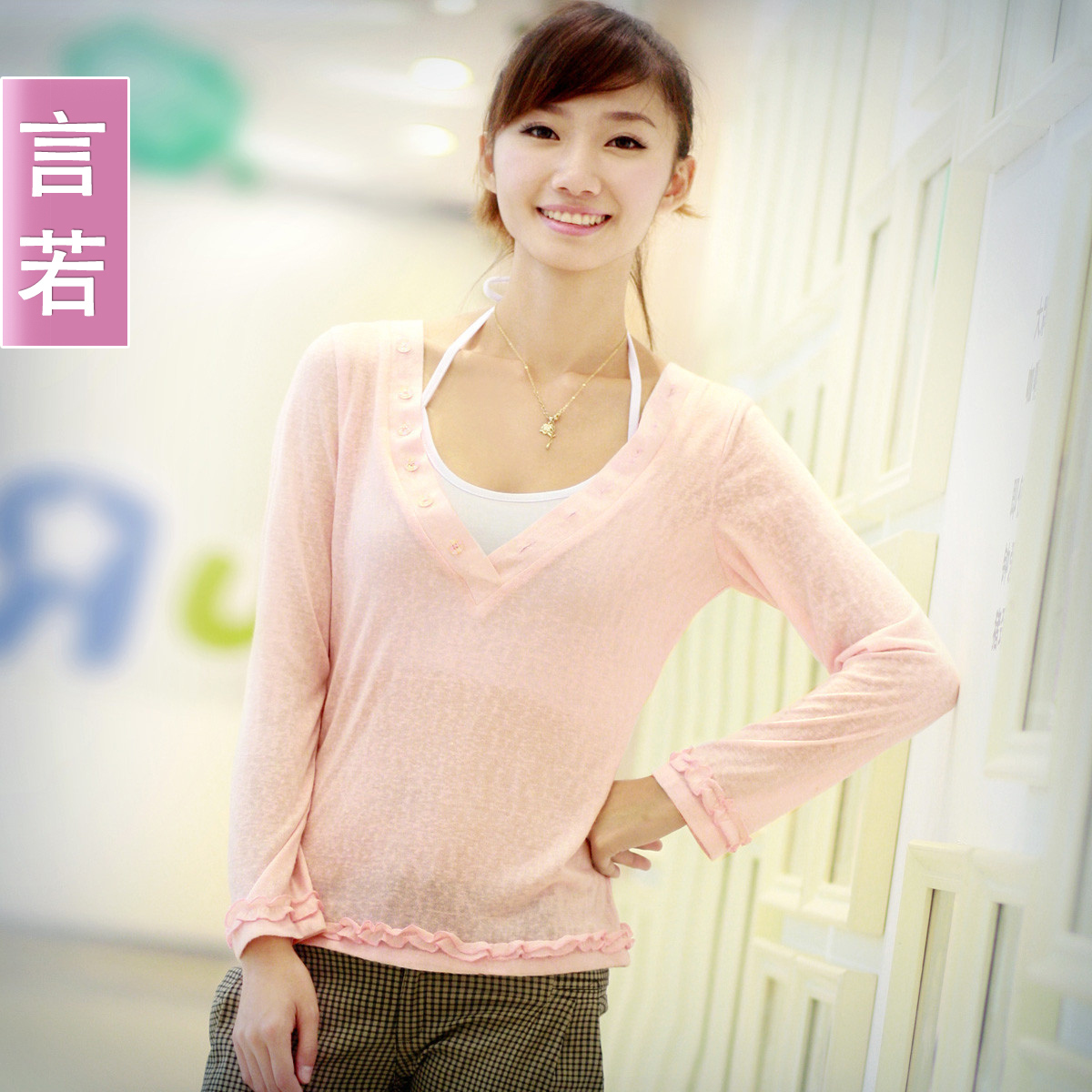 V-neck decoration buckle laciness suit sweater