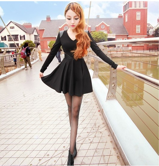 V-neck fight leather waist dress
