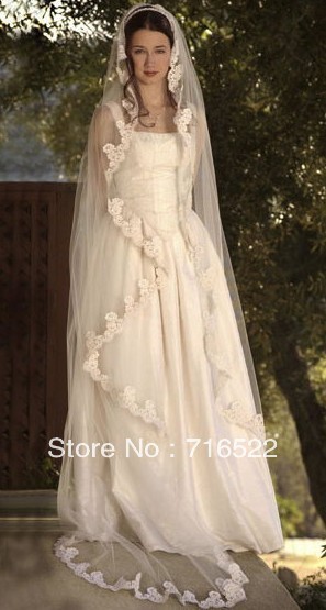 V12 Charming tulle off white long lace cathedral veils