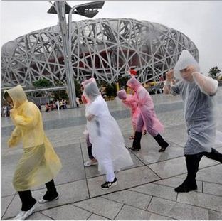[Vic]Free shipping 10pes/lot wholesale one-time raincoat multi colors Men and women lightweight disposable raincoat