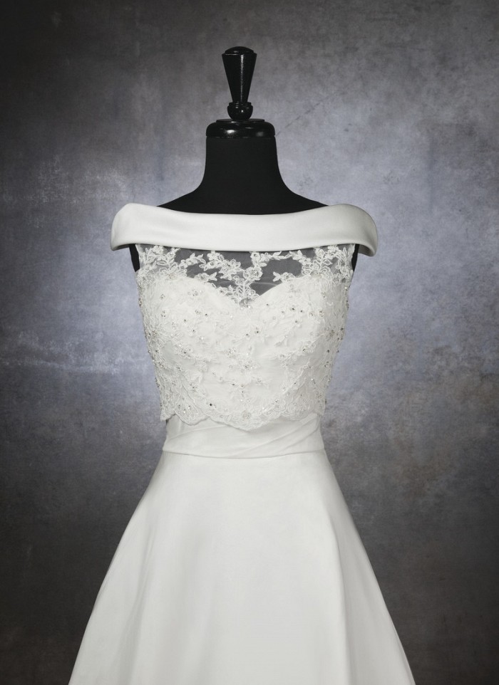 Wedding Decorations Bridal Wraps Satin rolled collar Sabrina neckline beaded tulle lace button-back Wedding Jacket