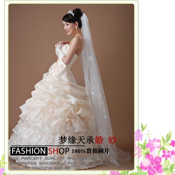 White New Fashion Lace Edge Applique 3 Meters Long Bridal Veils Royal Style