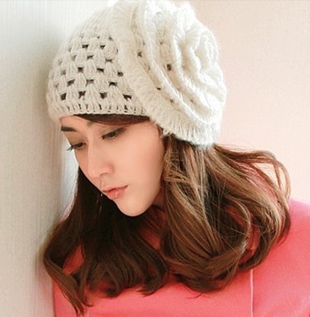 White sweet mesh flower horse knitted hat knitted hat female autumn and winter , Free Shipping