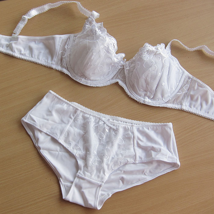 White thin k4 sponge embroidered bra set 70b75b85b