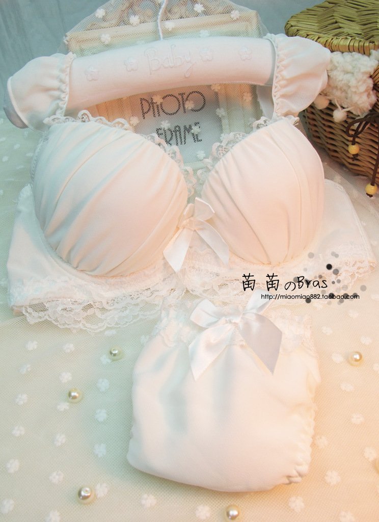 Whitest . 3 buttons push up high quality chiffon pleated lace underwear set