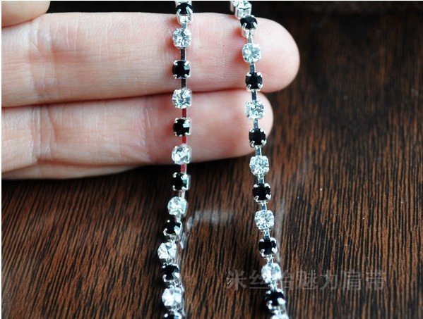 wholesale 2012 new sexy bra straps fashion  Black and white single-row shoulders with rhinestone free shipping