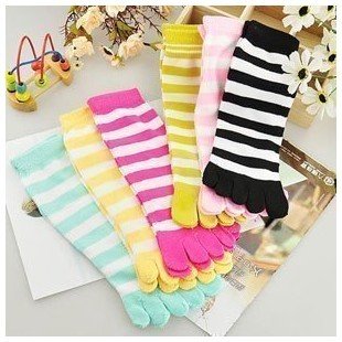 Wholesale 2012 new women's lovely thin section toe socks  free shiping