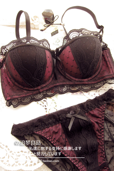 Wholesale free shipping women's bra set Black lace patchwork cover cup sexy temptation 3 breasted adjustable underwear