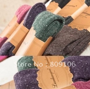 Wholesale/retail, polka dot round dot display wire bling wool blending autumn and winter thickening step on the foot stockings