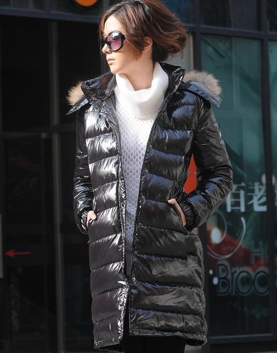 Wholesale  Winter Jacket Lady's Long Down Jacket Real Hood Fur New Style /Black