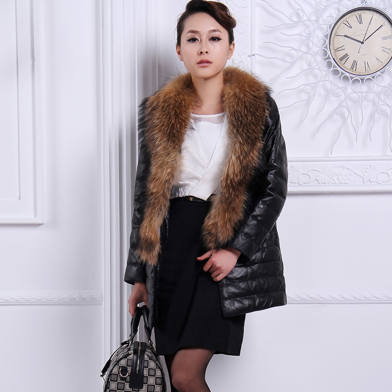 Women fur coat fashion Genuine sheepskin leather long coat/jacket with raccoon fur collar 2895