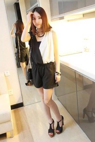 Women Korean version of the piece shorts summer code Strapless black and white chiffon jumpsuit pants coveralls Female