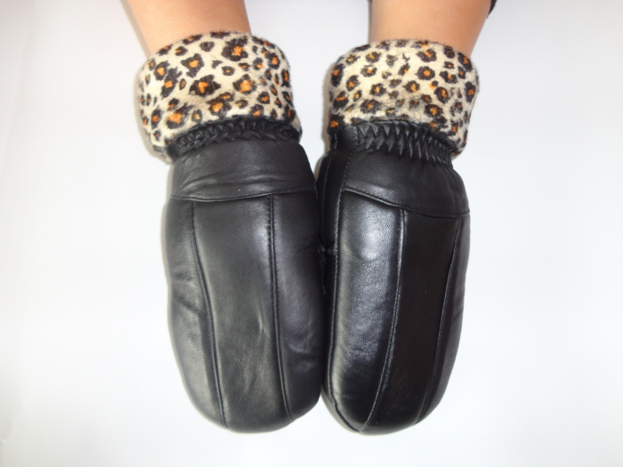 women mitten leather glove for cold winter