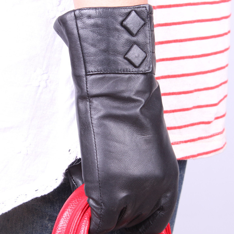 Women's fashion black plaid genuine leather gloves winter thermal flannelet leather gloves sheepskin gloves