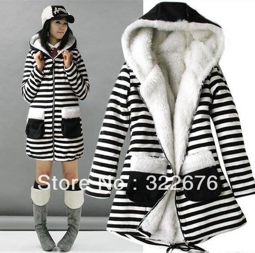 Women's Lovely Striped Front Pockets Hoodie Long Fake Fur Lining Winter Warm Coat Black&White O10090201