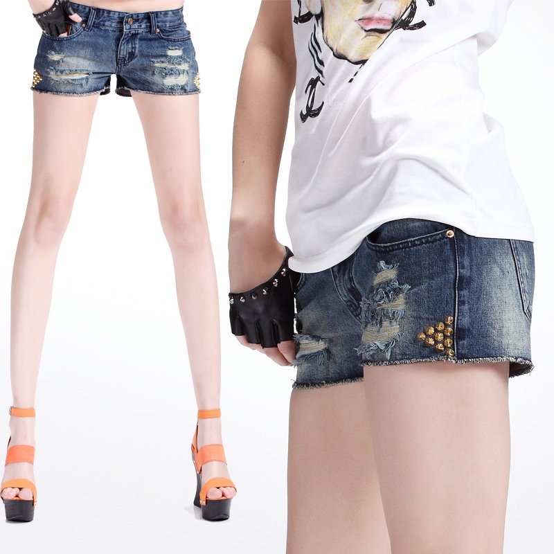 Women's low-waist rhinestone shorts water wash wearing white retro finishing distrressed denim shorts