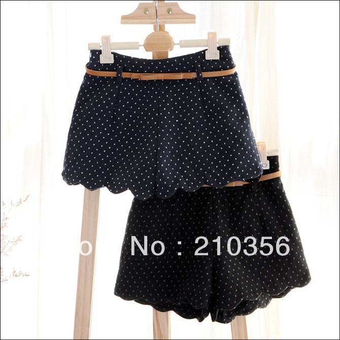 WOMEN'S SHORTS Polka Dot printing wavy edge Woolen short pants, in 2 colors choose