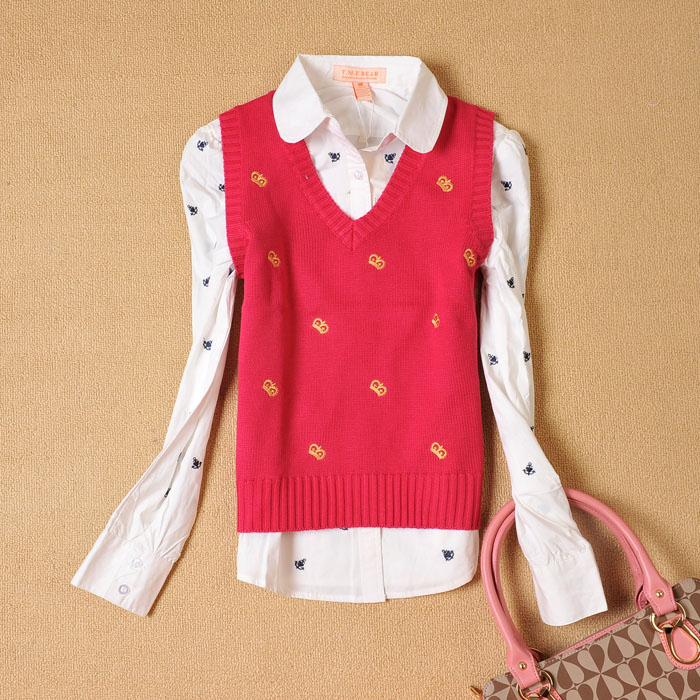 Women's slim fashion preppy style embroidery cottiers V-neck sweet delicate princess sweater vest