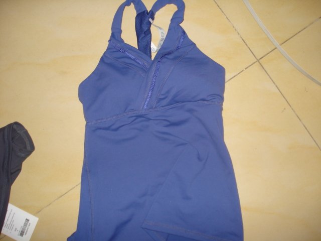 yoga lululemon Deep breath tank ROYA size:2,4,6,8,10,12